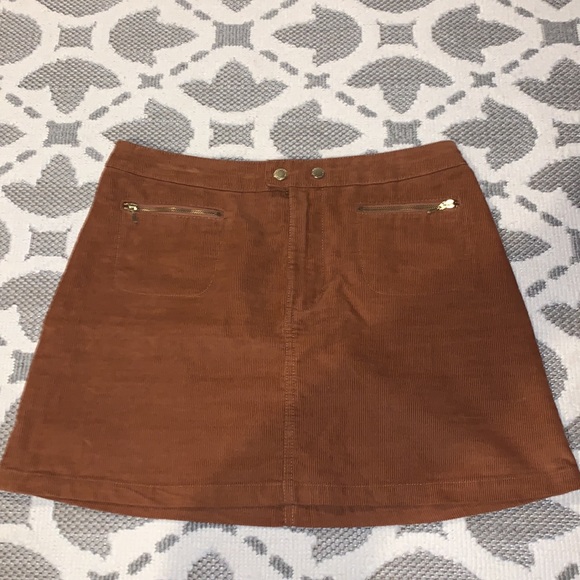Abercrombie and Fitch corduroy skirt - Picture 2 of 10